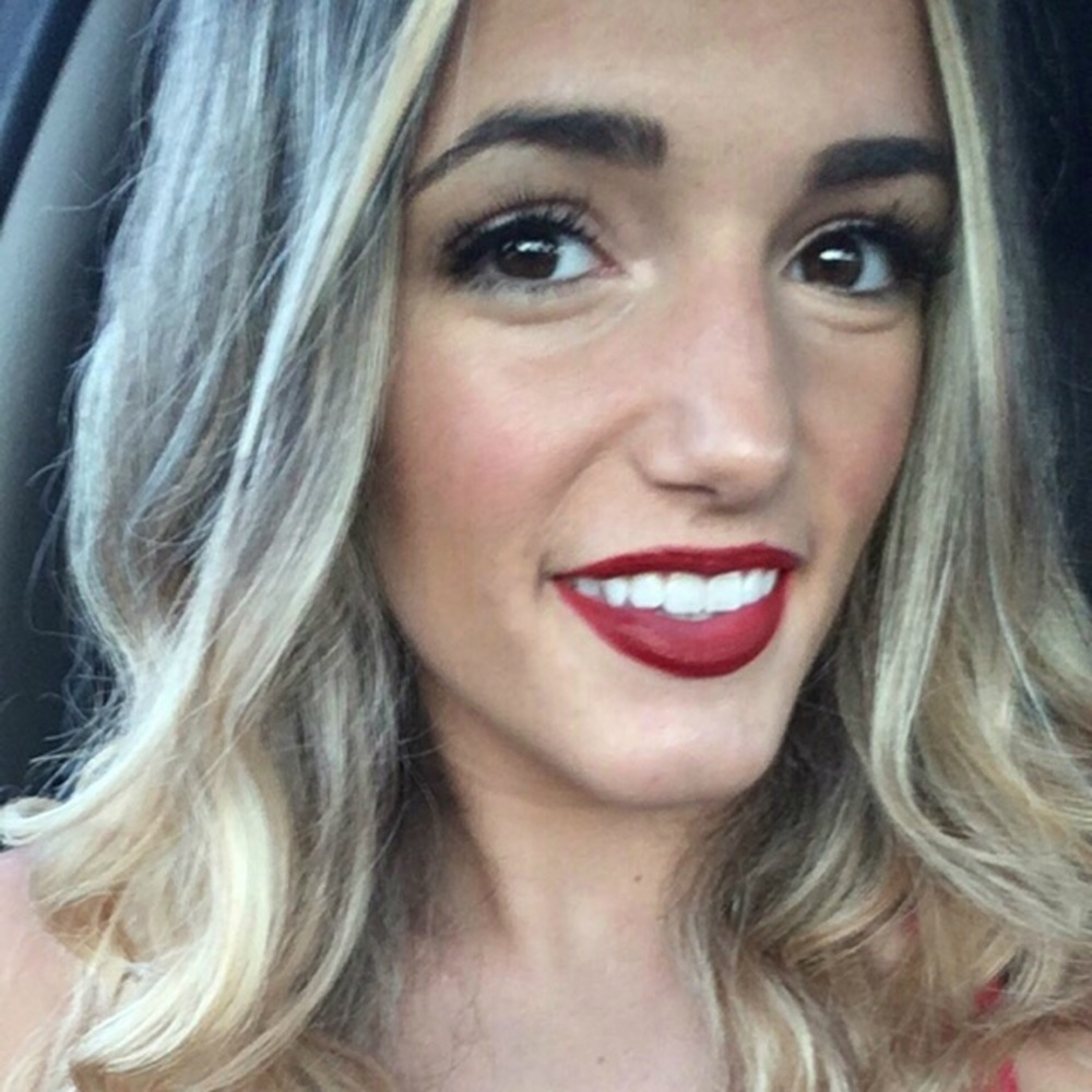 Meet your Posher, Danielle